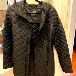 Women’s Large Northface puffer/trench.